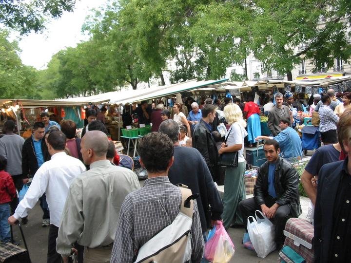Menschen auf dem Markt