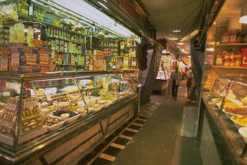 Olivenstände in La Boqueria