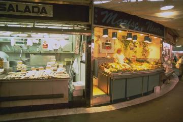 Stockfisch und Meeresfrüchte in La Boqueria