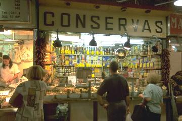 Konservenstand in La Boqueria